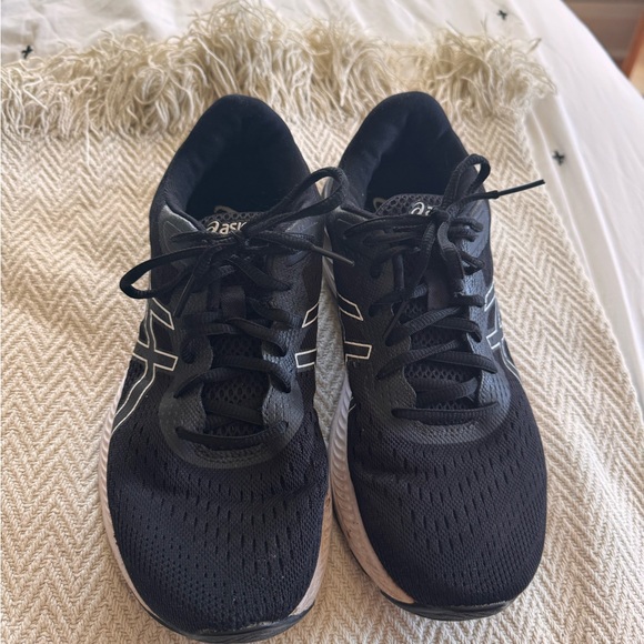 ASICS women’s size 8.5 Gel-Excite 8 running shoes. Good condition. - Picture 3 of 6